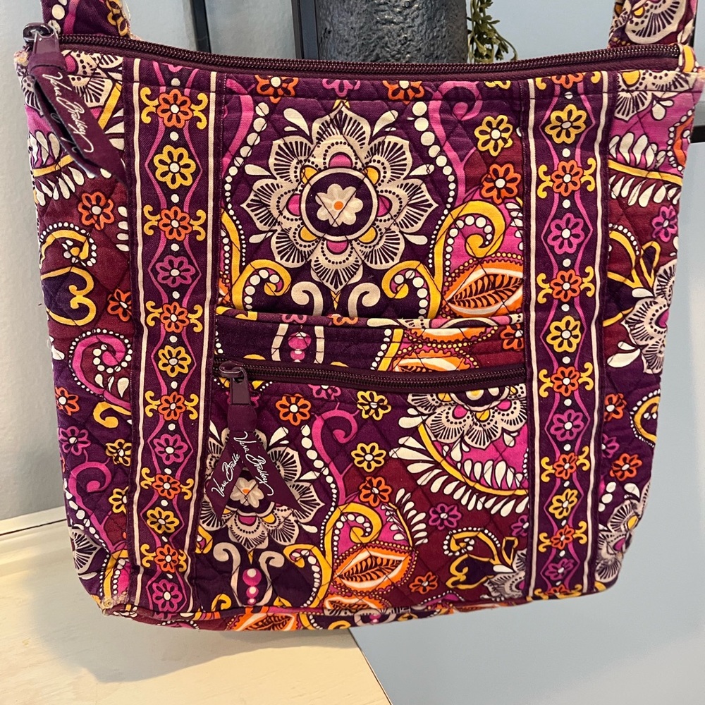Vera Bradley crossbody bag. Very comfortable to wear.